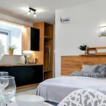 Nowy Rustykalny Z Tarasem - Sowia Apartamento *