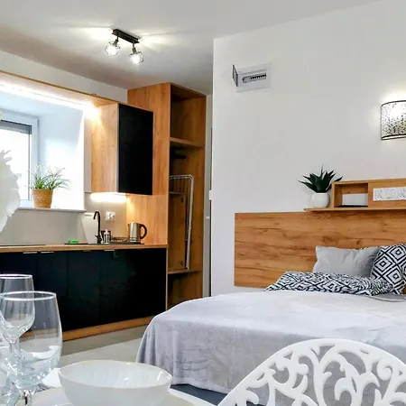 Nowy Rustykalny Z Tarasem - Sowia Apartmán *